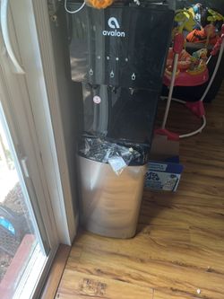 Avalon self-cleaning bottleless water cooler dispenser