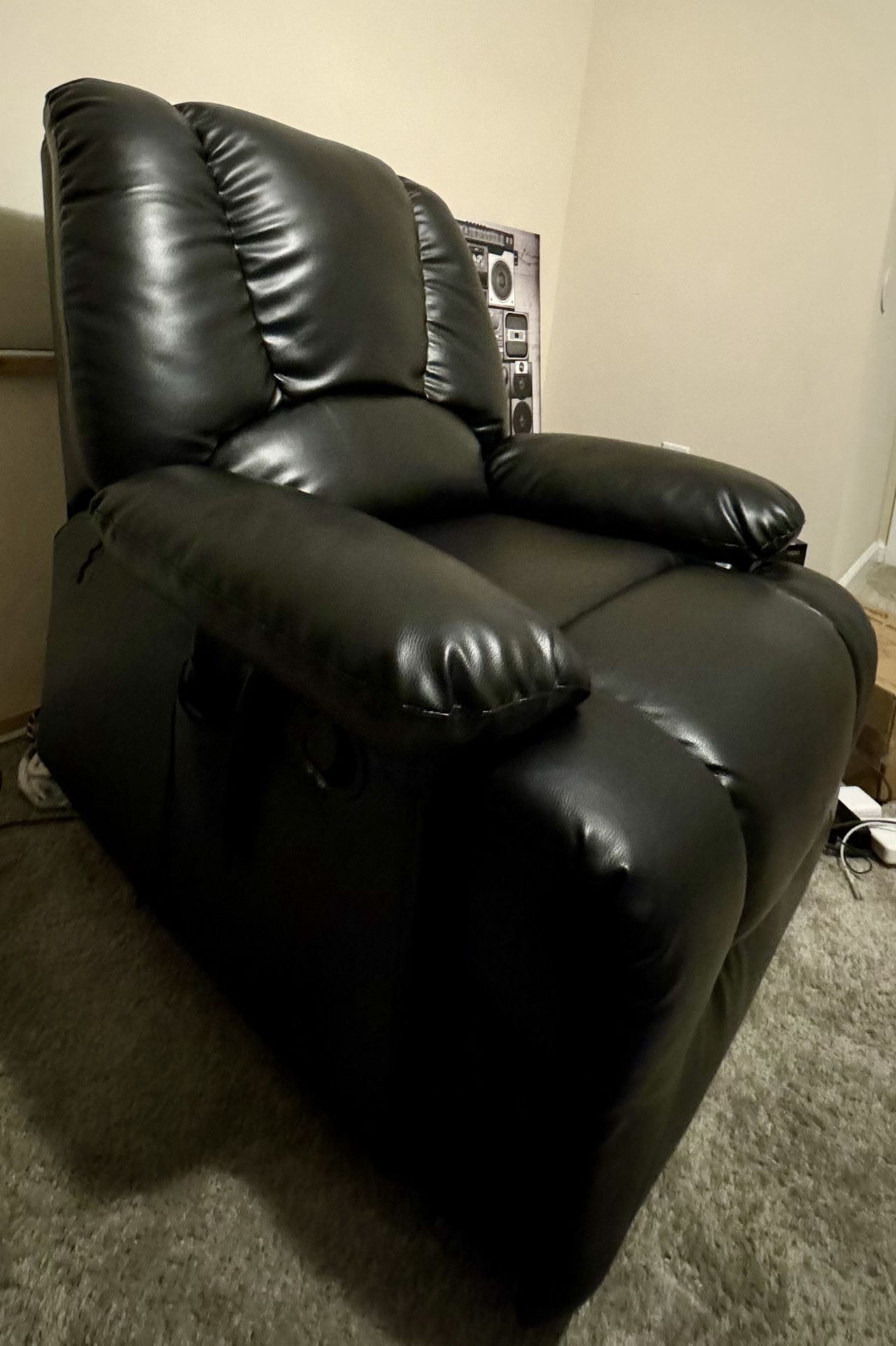 Black Faux Leather Recliner W/Massager 