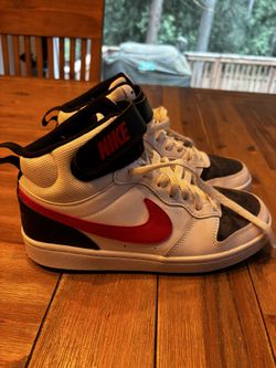 Kids Nike size 5.5