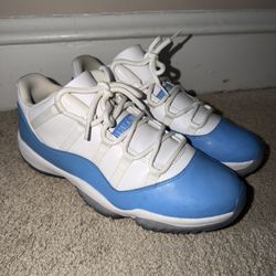 Retro 11 Low "UNC" size 11