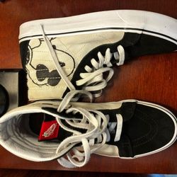 Size 8.5 Vans x Peanuts Sk8 Hi Tops