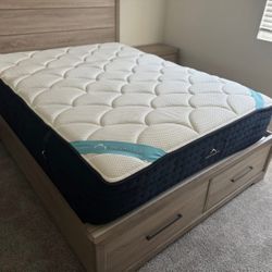 🛏️ Queen Memory Foam Mattress – Like New – DreamCloud – Perfect for Guest Room, Airbnb, or College