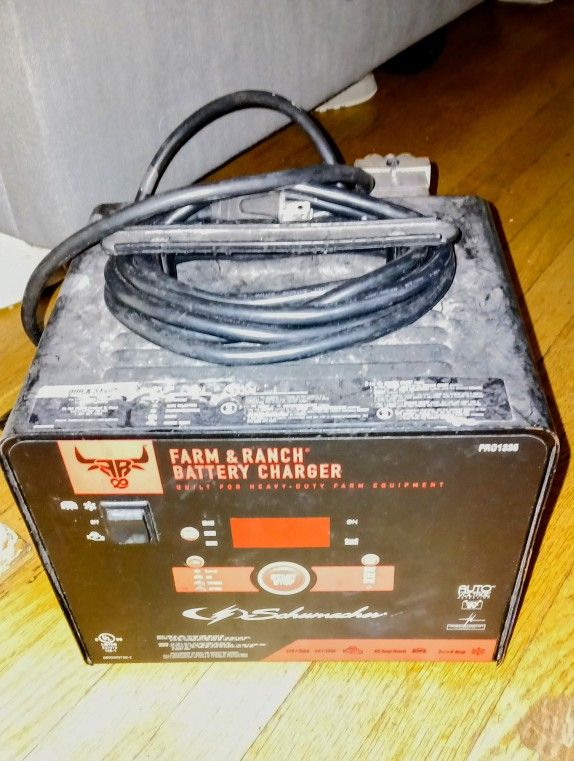 Schumacher FR01335 Farm & Ranch 6V/12V 200A Battery Charger/Engine Starter WORKS PERFECTLY