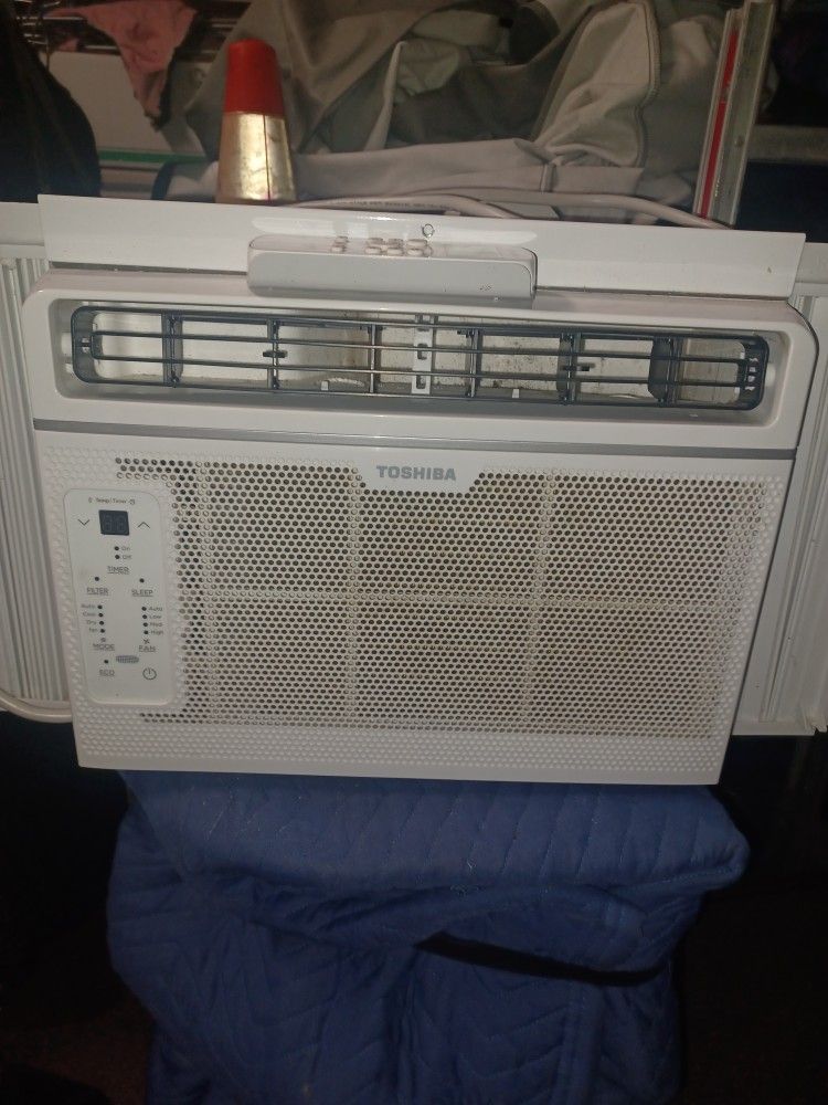 Like New Window Air Conditioner