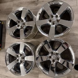 Dodge Challenger/chysler 300 20x8 Wheels