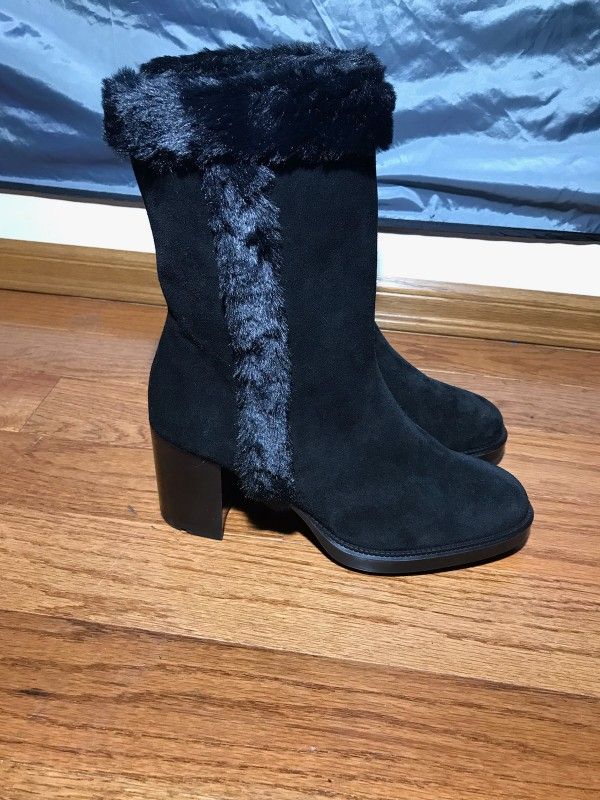 Aquatalia Illiana NWT Mid calf suede boots