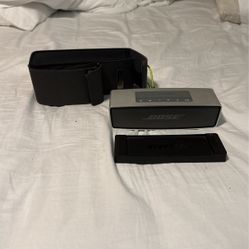 BOSE SOUNDLINK MINI WITH CASE AND DOCK