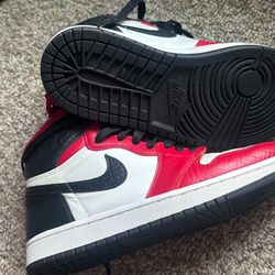 Style Code: CD0461-601 • Model: Jordan 1 Retro High OG • Color: Gym Red/White-Black • US Shoe Size (Women's): 7.5 men size 6