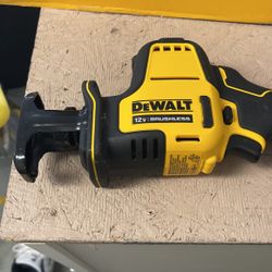 DeWalt DCS312 Saw