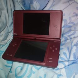 Nintendo DS i XL