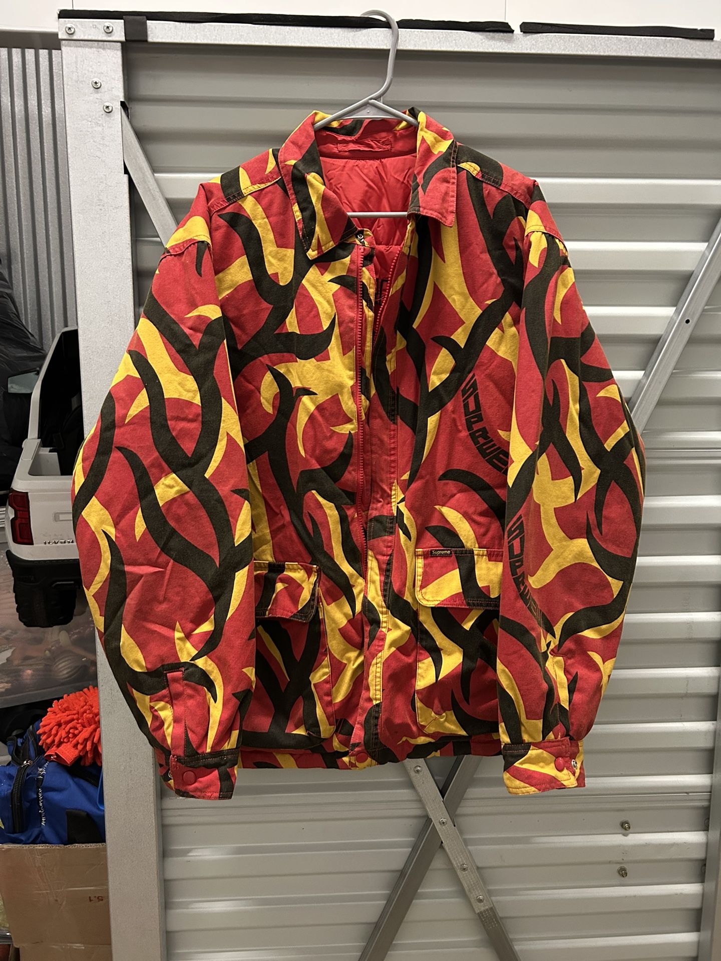 XL FW2019 Supreme Reversible Puffy Work Jacket Red Tribal Camo