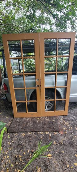 #puerta francesa de madera 58 x77