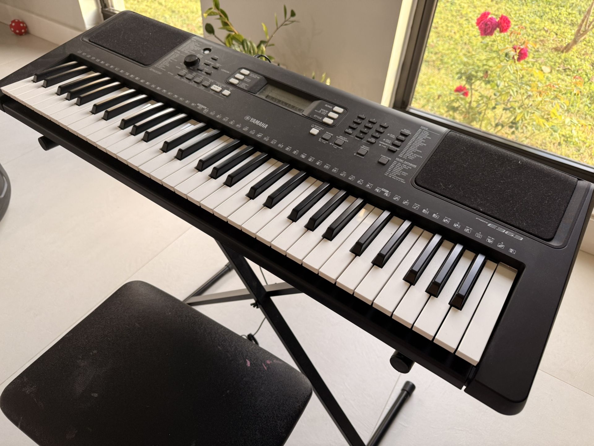 Tamaha Keyboard PSR E363