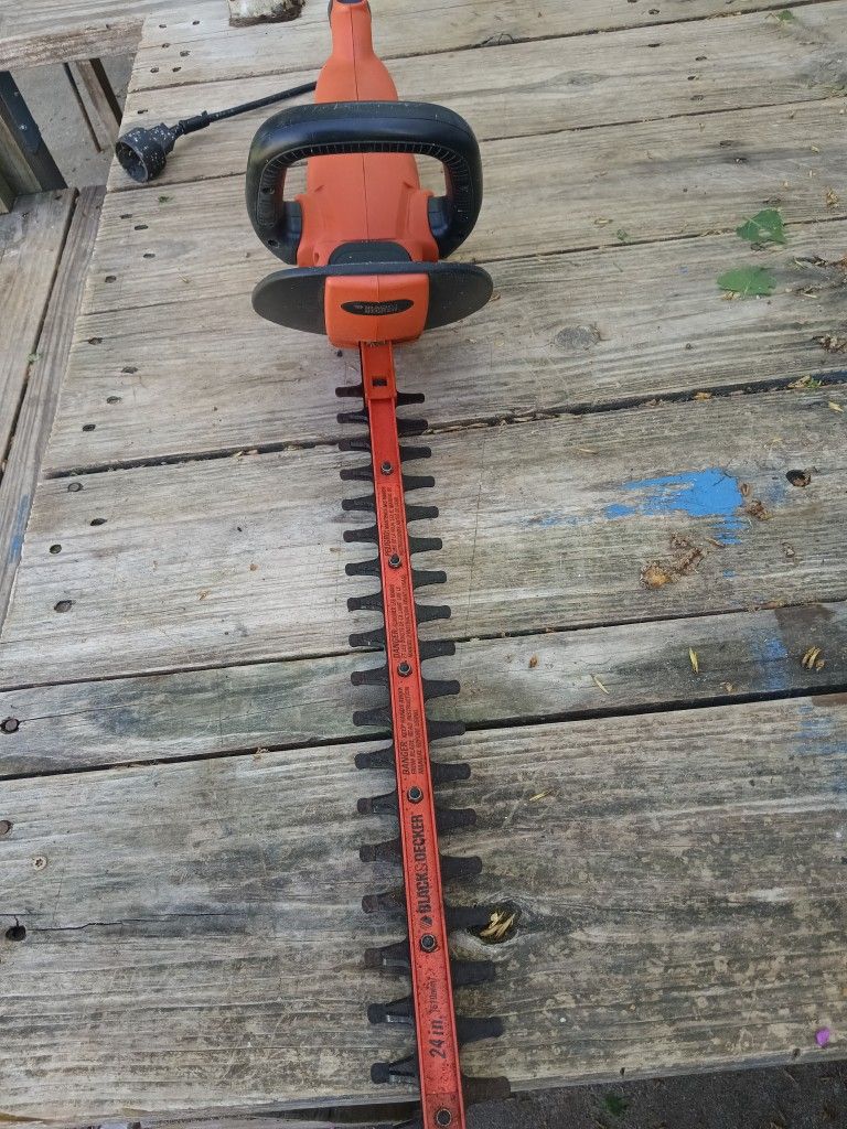 Black And Decker Hedger