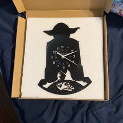 Yoda Star Wars Vinyl Clock