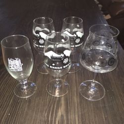 BEST OFFER Collectible NC Brewery Glasses (Free Range Brewing and New Belgium)