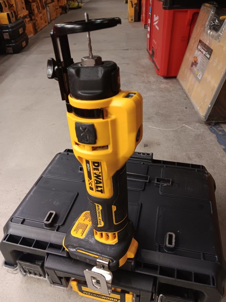 DeWalt XR 20V Lithium-Ion Cordless Rotary Drywall Cut-Out Tool (Tool Only)