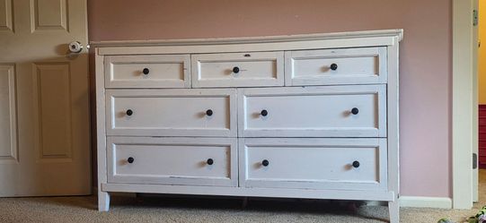 Solid  7 drawer dresser