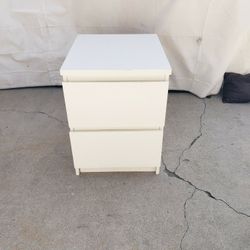Nightstand 