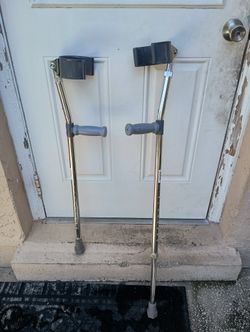 Adult Forearm Crutches Adjustable 5 Ft To 6 Ft 2 In