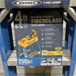 🪜 Werner 4ft Fiberglass Step Ladder (250lb Type I) – 5 Available 🪜