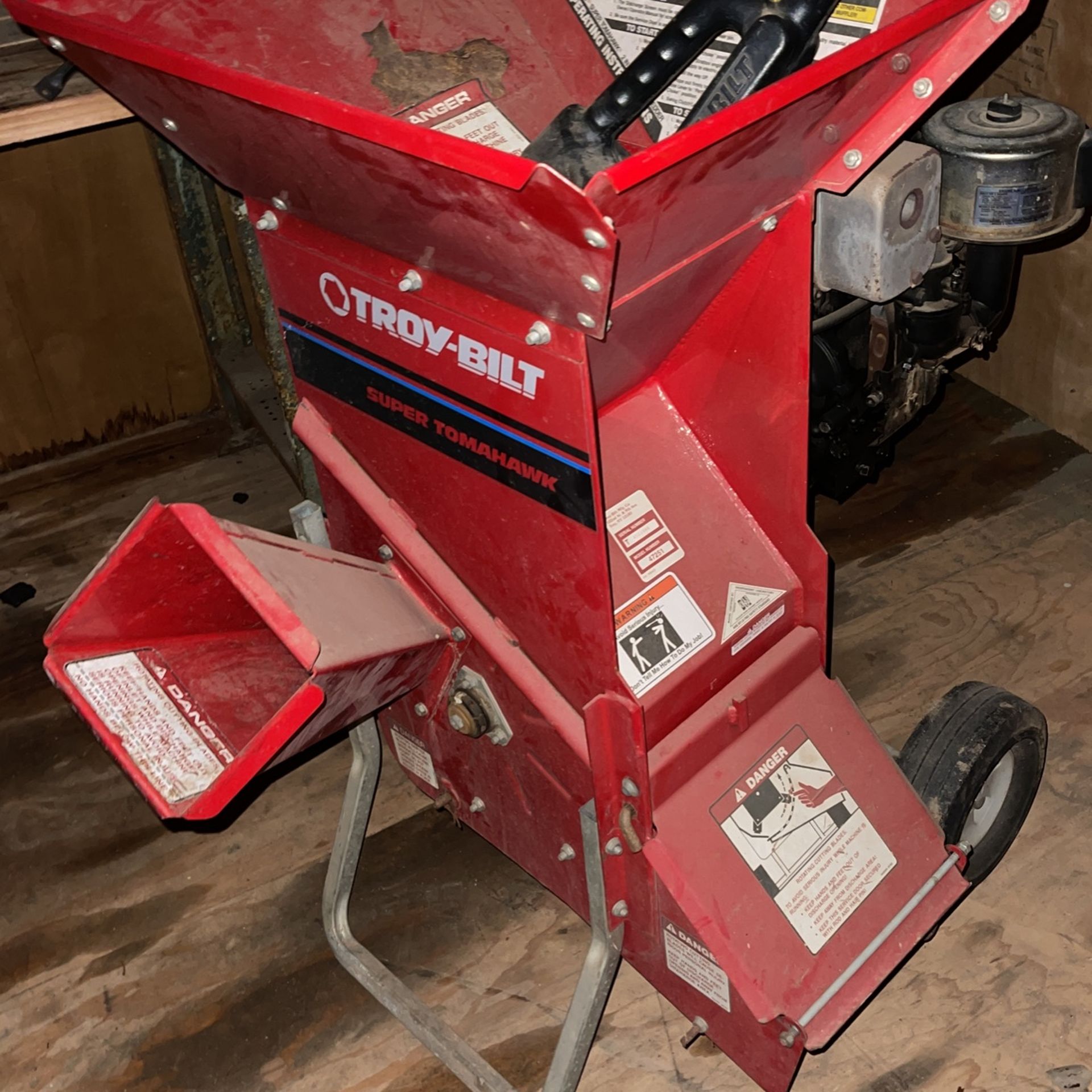 Super Tomahawk Chipper Shredder Troy Bilt