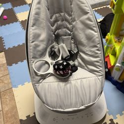 MamaRoo Swing