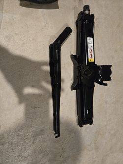 Dodge Grand Caravan Scissor Lift