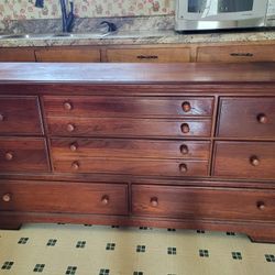 Dresser With Mirror