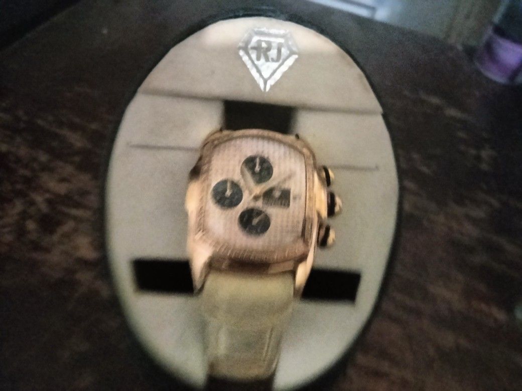 RAYALTY WATCH BEAUTIFUL $120