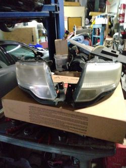 2008 Ford Explorer Headlamps