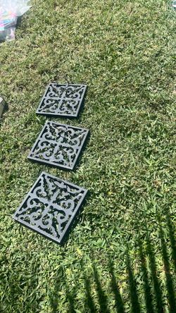 Wrought iron tea light or candle holder