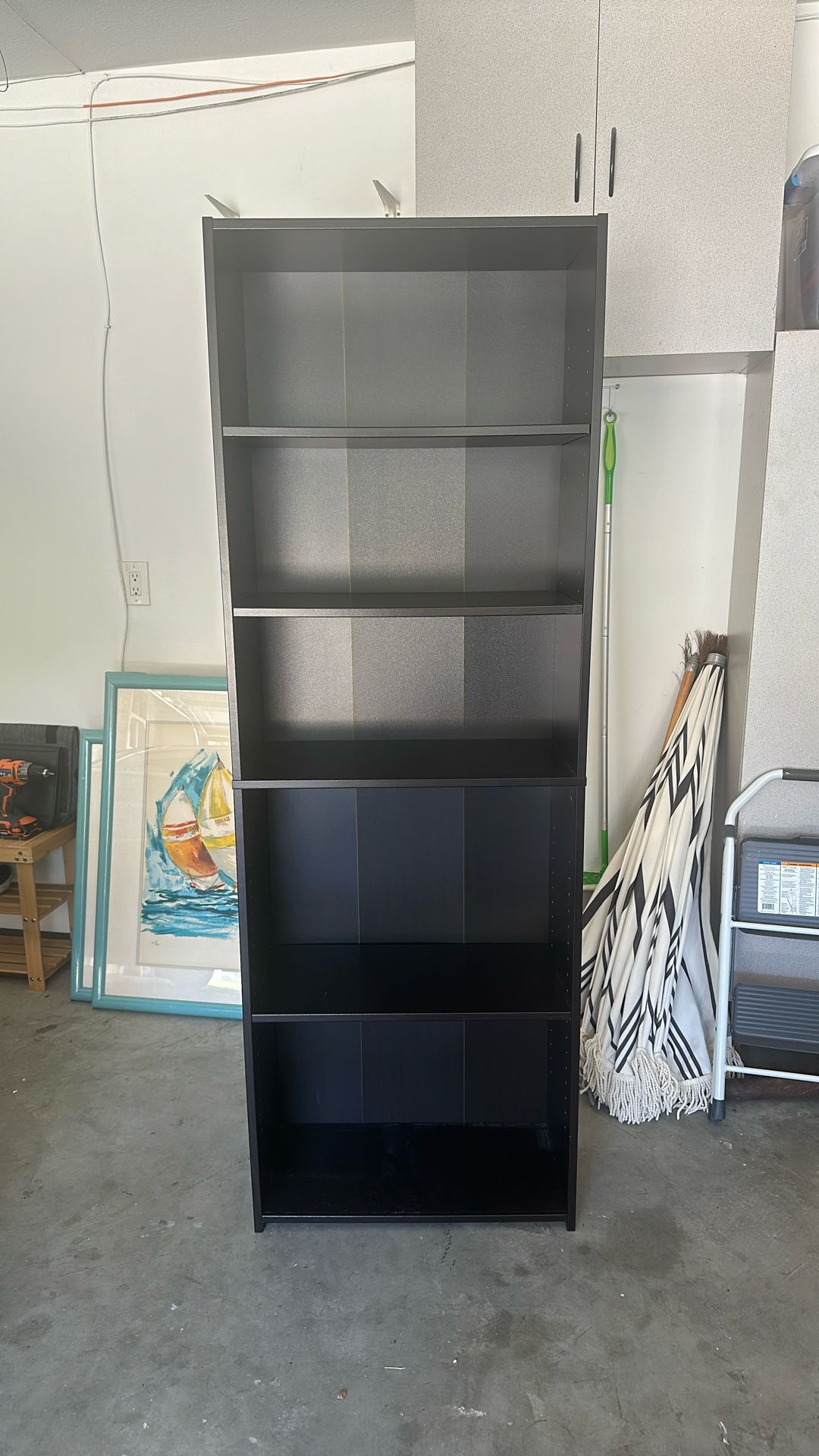 Bookshelf (6 ft)