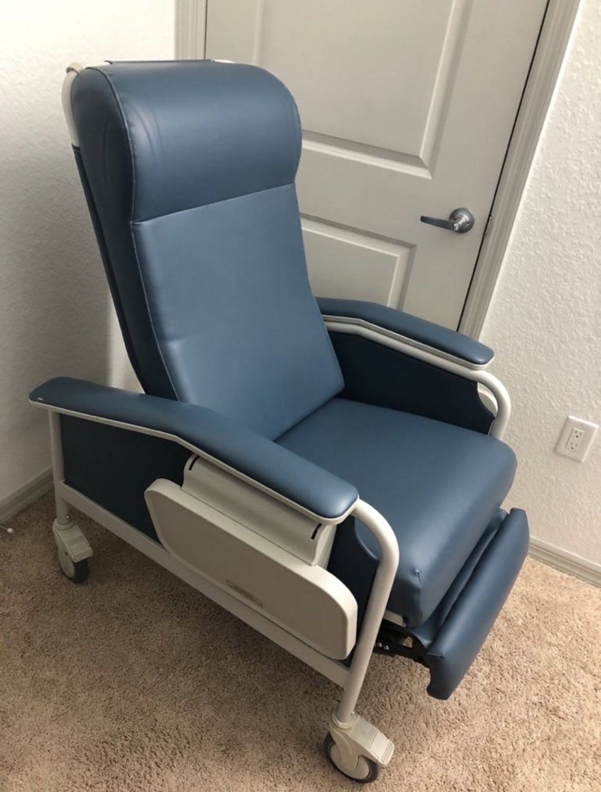 Medical Chair. Winco Carecliner. Medical Recliner Chair