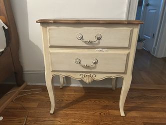 Ethan Allen Side Table/Nightstand