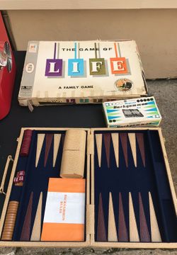 Lot of 3 Vintage board games, 60's-70's Life and Backgammom