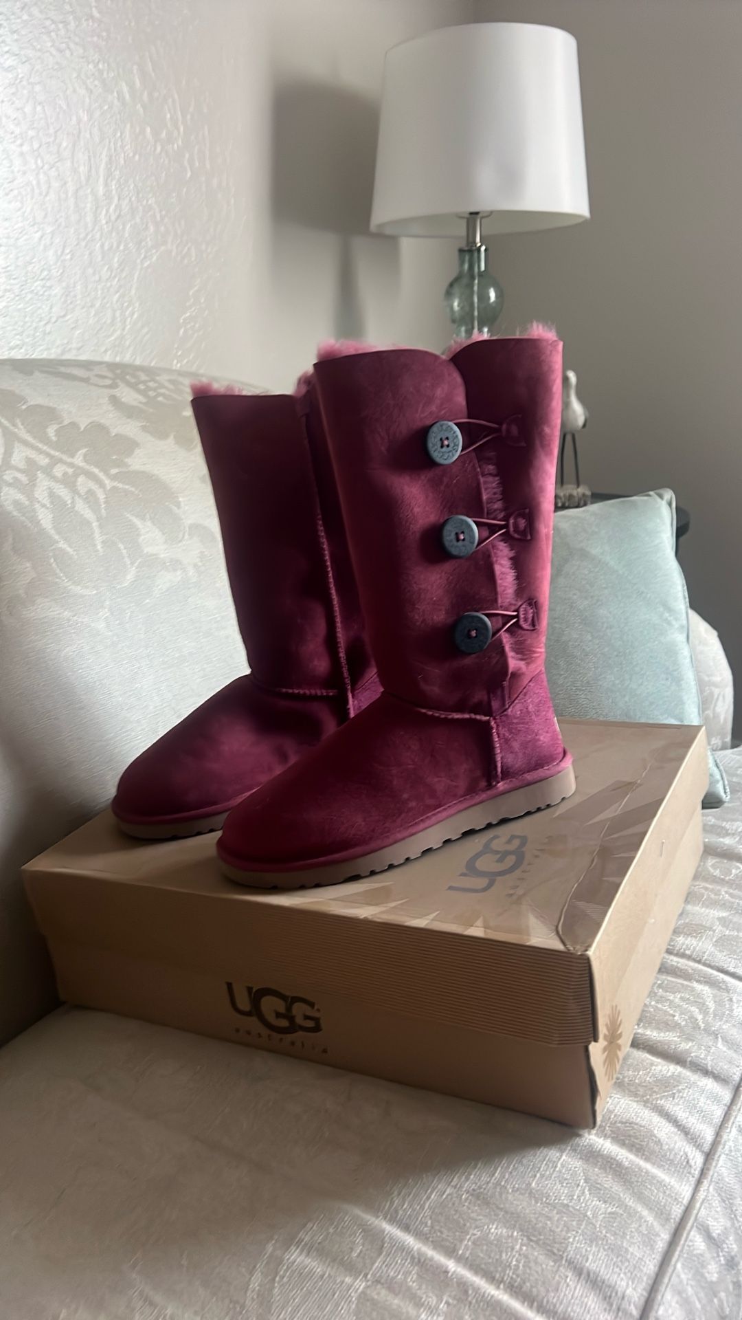 UGG BOOTS