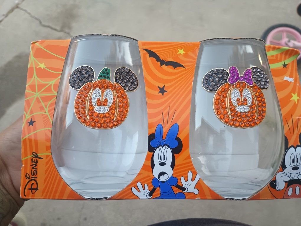 Mickey And Minnie Halloween Cups
