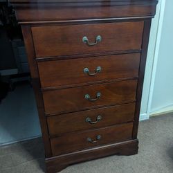 Dresser 