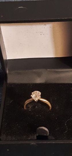 1 ct Pear-shaped Diamond Ring Thumbnail