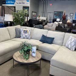 Beautiful White Sectional ✨☁️ $1,599
