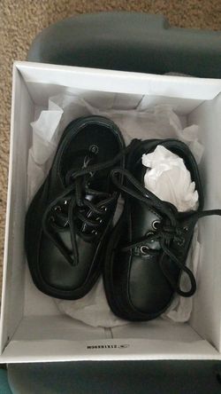 Dress shoes