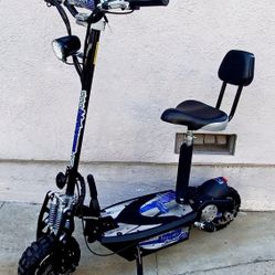 Uberscoot 1600W 48v Lithium Upgraded.  52v 24Ah Battery,  Charger Included 