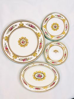 WEDGWOOD “Colombia” bone China 19pcs