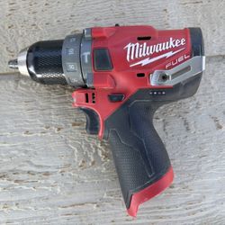 Milwaukee 12V Fuel 1/2 in. Hammer Drill (TOOL ONLY/SOLO LA HERRAMIENTA)