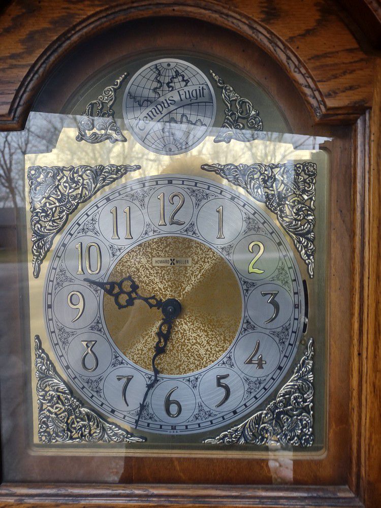 Clock Howard Miller Antique Grandfather Clock Valued At $3000 Online