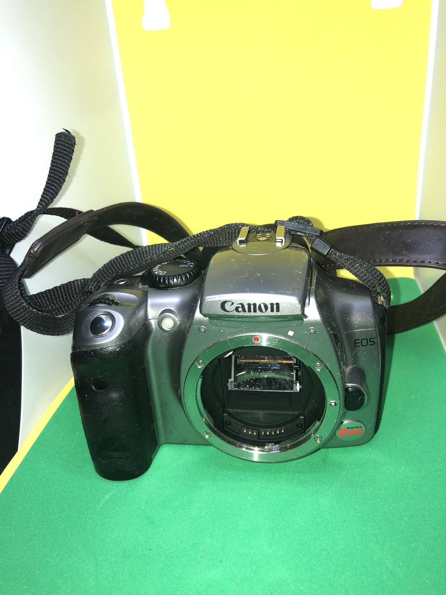 Canon EOS Digital Rebel Camera DS6041 Parts Repair