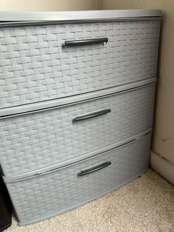 Storage drawer