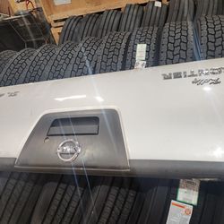 Nissan frontier tailgate