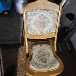 Antique Rocking Chair 